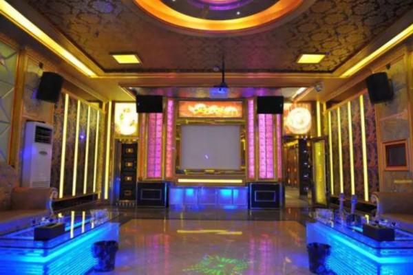 重庆特色熏蒸按摩，舒筋活络养生之道